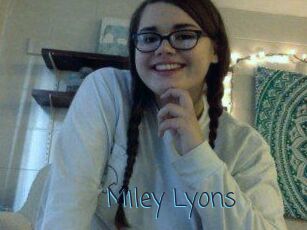 Miley_Lyons