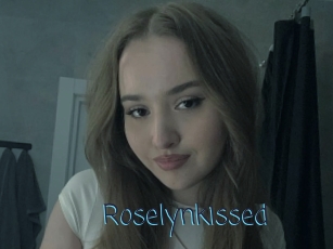 Roselynkissed